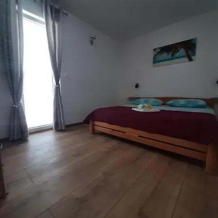 Mate Apartment Bol
